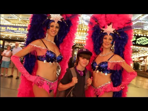 Vlogging at Las Vegas Freemont Street Entertaining