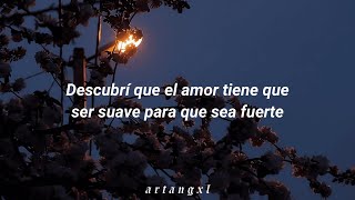 MARINA - Soft To Be Strong [Español]