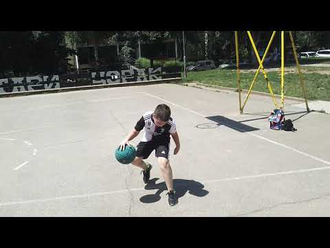 Nikola trenira malo pred utakmice igramo za kk Ras