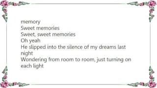 Brenda Lee - Sweet Memories Album Version Lyrics