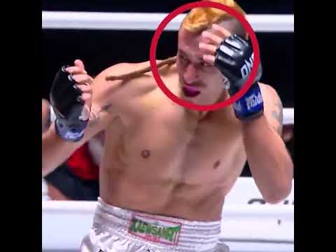 Elbows that SLICE 🔪 Anton Petrov was out for blood in his Muay Thai banger with Luca Lombardo! 😤