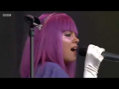 Lily Allen - Oh My God/Everything's Just Wonderful (Live At Glastonbury 2009) (VIDEO)