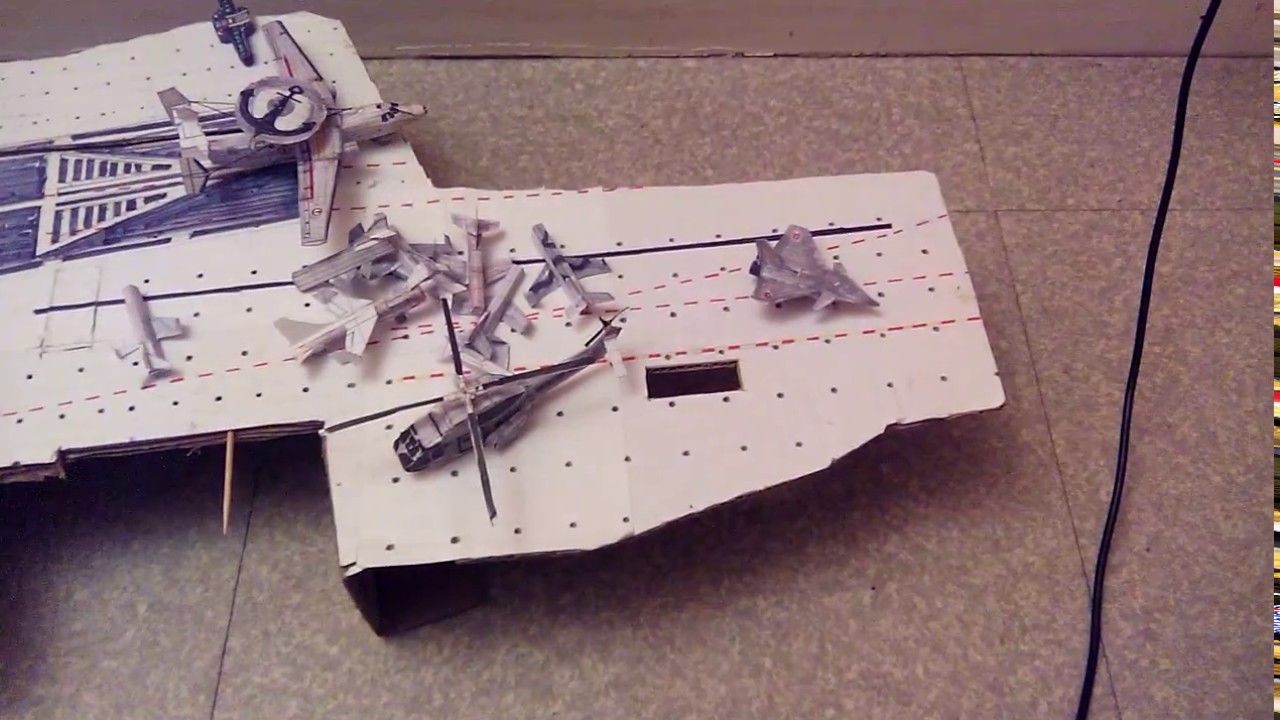 Porte-avion Charles de Gaulle en papier partie 1