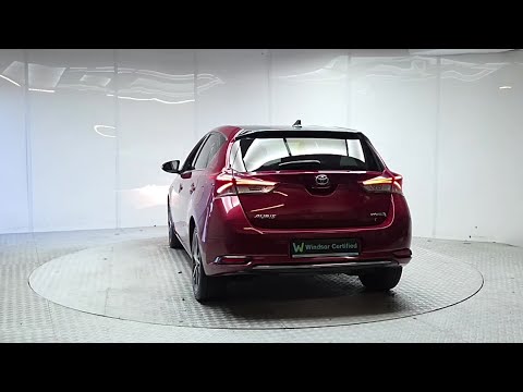 Toyota Auris Hybrid Luna Sport 4DR Auto - Image 2