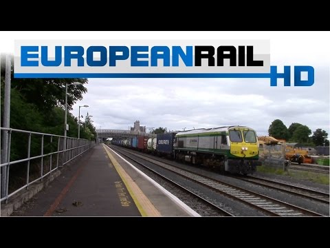 Iarnród Éireann Irish Rail 201 loco 215 + 18 Container flat wagons IWT Liner passes Kildare