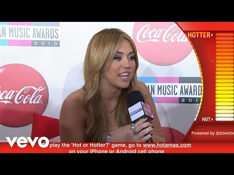 Miley Cyrus - 2010 Red Carpet Interview (American Music Awards)
