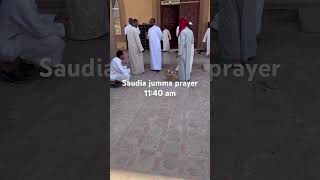 Download lagu Di seluruh Saudi, shalat Jumma dan Zohar sekitar pukul 12:00 siang mp3