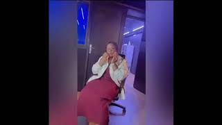 MHD apprend le français à Yemi Alade 😂