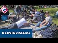 Drukte in Leids park Het Plantsoen tijdens Koningsdag - OMROEP WEST