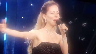Daniela Bessia Italo-Argentinian singer for the Chinese National Television 开门大吉 中央电视  安达歌手