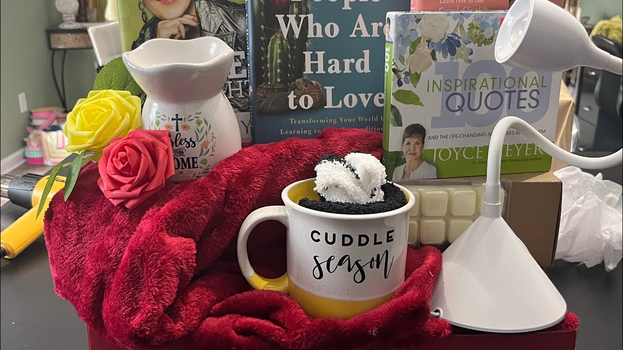 How to make a Book Lovers Basket #viral #trending #viralvideo #giftbasketideas #giftideas