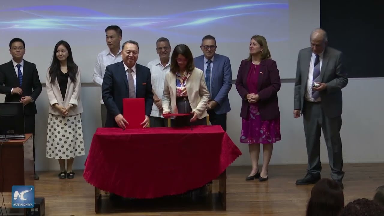 Cuba y China celebran colaboración científica con homenaje a destacado neurocientífico cubano