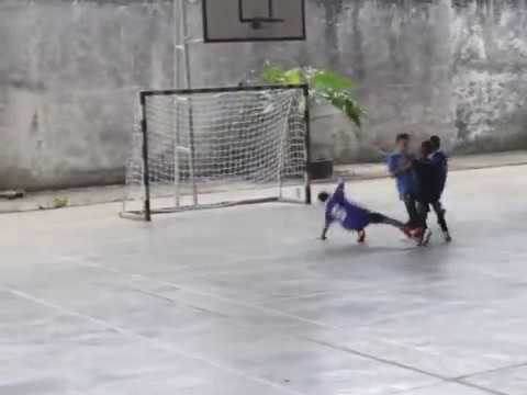 GOLEIRO BENTO SÁ SAI DA ÁREA E GANHA BOLA   NUNES FUTSAL SUB 11 5X2 CORINGA SUB 12   AMISTOSO