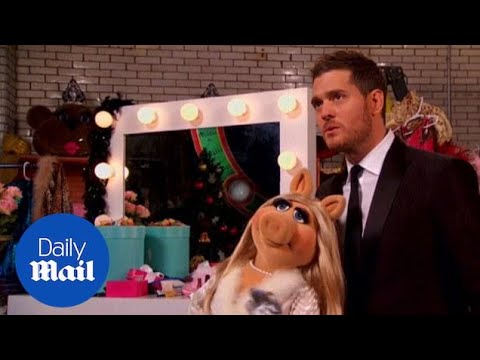 Michael Buble and Miss Piggy hit it off in NBC Christmas preview - Daily Mail