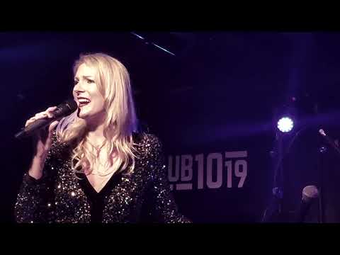 Daria Kinzer mit Pimpfy & Friends 15.April 2023   "Whats up"