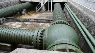 preview picture of video 'PREMIA (VB): Centrale idroelettrica di CADARESE - 2 - Architettura, condotte e vasca -'