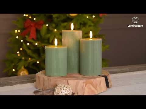 Set 3 candele verdi a coste in cera, fiamma 3D con stoppino, h 10-12,5-15 cm