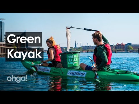 Giro in kayak gratis per chi raccoglie la plastica dal mare, l'idea di Tobias per ripulire la città