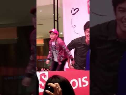 Julian Trono KNKLG perform at Ayala Mall Cloverleaf ❤