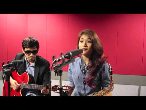 ERAkustik Qierra & Mark Adam - Senyum Lagi