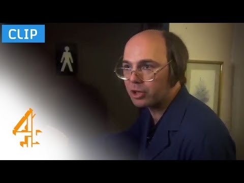 Spiders | Derek (S2-Ep1) | Channel 4