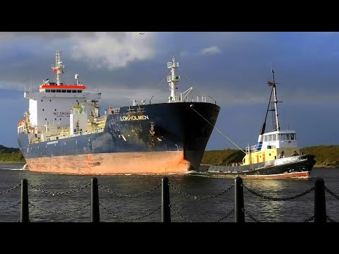 Oil and cement on the CANAL!! Ellesmere Port, 1st October 2022