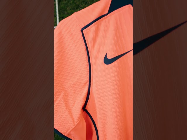 Vídeo relacionado con FC Barcelona Academy Pro Home Nike Dri-FIT Camiseta de Fútbol de Manga Corta para Hombre HJ7142