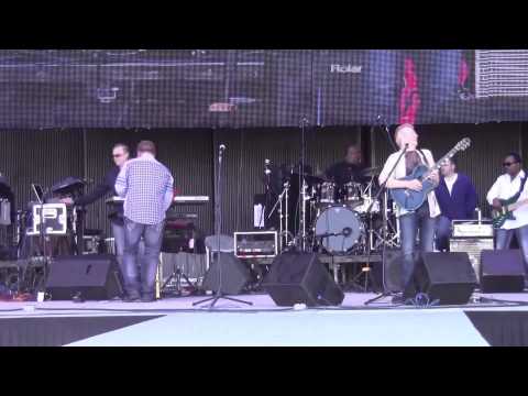 Peter White & Euge Groove perform at the Seabreeze Jazz Festival 2013