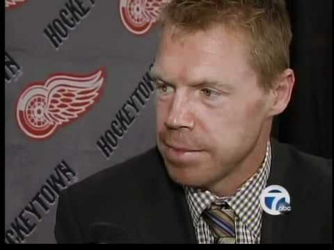 Emotional Kris Draper retires from Red Wings