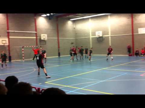 Olympia'89-HARO Rotterdam, 18 nov 2014: doelpunt Erik Loeffen