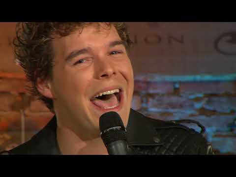 SIMON BROCH - Jetzt alle hoch die Hände