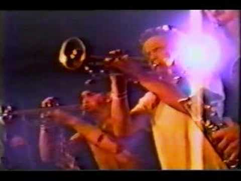 Videoclip de Dog Pile — Voodoo Glow Skulls