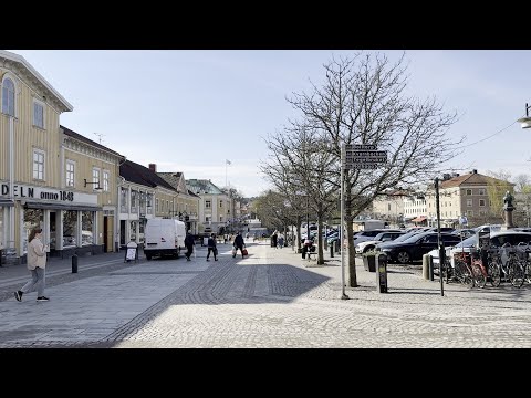 Walking and Exploring a Small Swedish city with a Big History