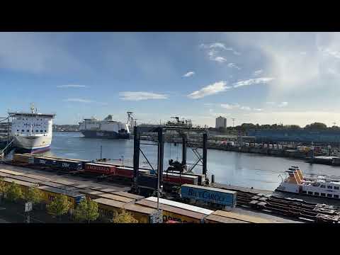 Color Fantasy legt in Kiel an (Zeitraffer)