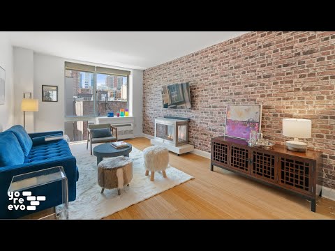 Hell's Kitchen 1BR + Bonus Room + Renovated Bath | 505 W 47th St 6DN