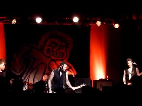 Videoclip de Far Away (Live) — MxPx