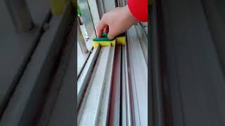 How to clean the  window dust