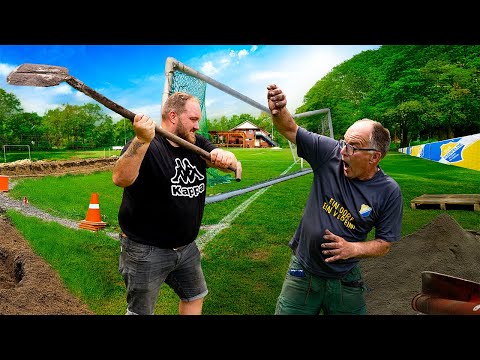 Die Nerven liegen blank: Fußballtore einbauen - leichter gesagt als getan I Udo & Wilke