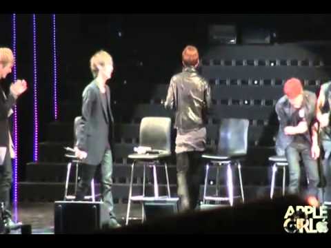 [Fancam][110402] Fanmeeting - BEAST's Junhyung Dancing Tissue.