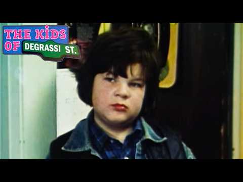 Noel Buys A Suit | 105 | The Kids of Degrassi Street