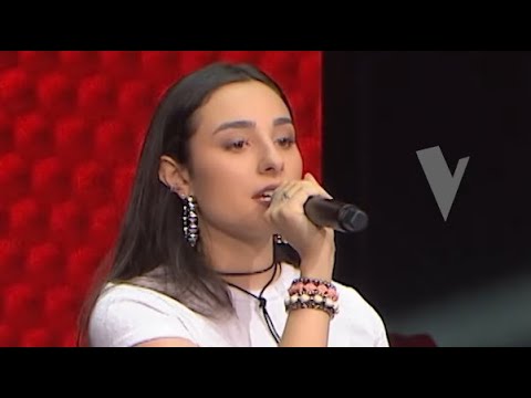 Ралица Хайдърска спира дъха с изпълнението на народна песен в "Гласът на България"