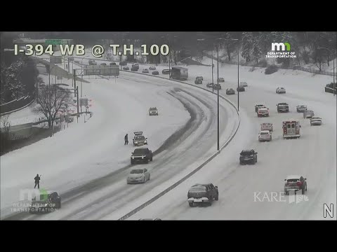 WATCH: Heavy snow strands drivers on Twin Cities roads
