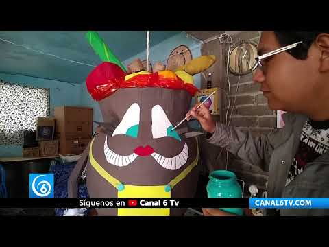 Video: Artistas populares de Xochimilco en CDMX, crean singulares piñatas y otras figuras de cartón