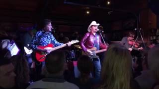 Country Roads (John Denver cover Live) - Brad Paisley and John Fogerty