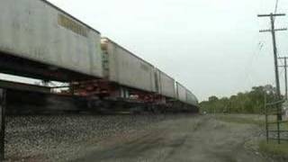 preview picture of video 'BNSF and NS at WB Junction 2008'