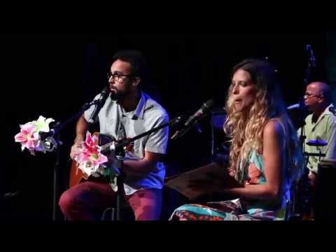 'Quem vem pra beira do mar': Caymmi por Camila Costa e Bem Gil