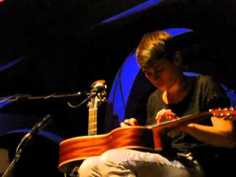 10/15 Kaki King - Bowen Island @ BOtanique 3.0, Bologna, Italy (03/07/2012)