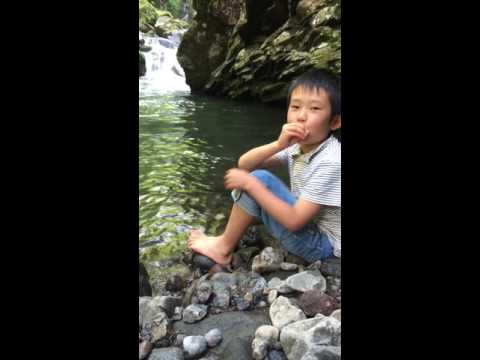 he is singing zaz「je veux」