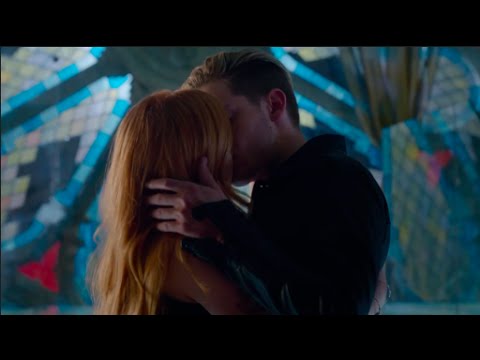 Clary and Jace's First Kiss Scene HD (Shadowhunters) [1x07]