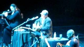 preview picture of video 'Silvio Rodriguez - La Era está Pariendo un Corazon @ Coliseo de Puerto Rico 2010'